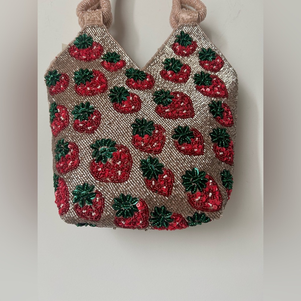 Viral Strawberry Beaded Bag - Picture 6 of 6